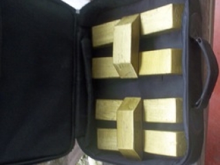 AU GOLD DUST,GOLD BARS AND ROUGH DIAMONDS AVAILABLE IN LARGE QUANTITIES.